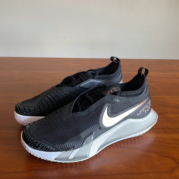 New Nike React Vapor NXT HC Women’s Tennis Shoes CV0742-002 Black/Gold NWOB - Picture 4 of 5